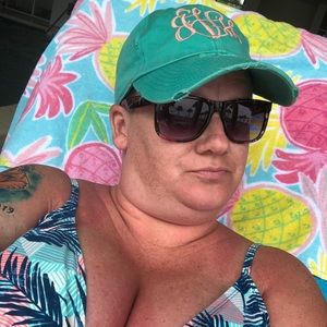 Meet your Posher, Joni